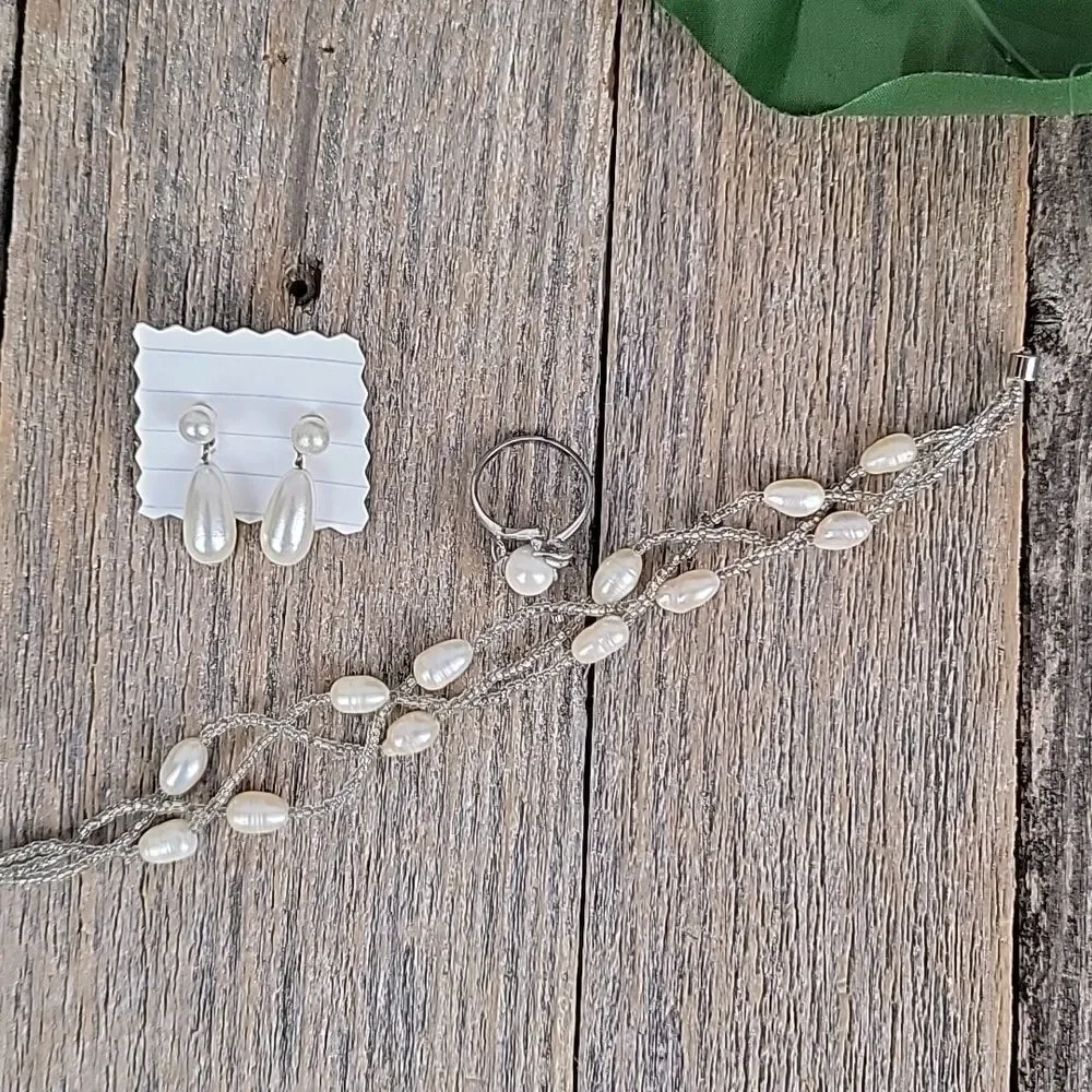 Pearl jewelry bundle 3 pieces